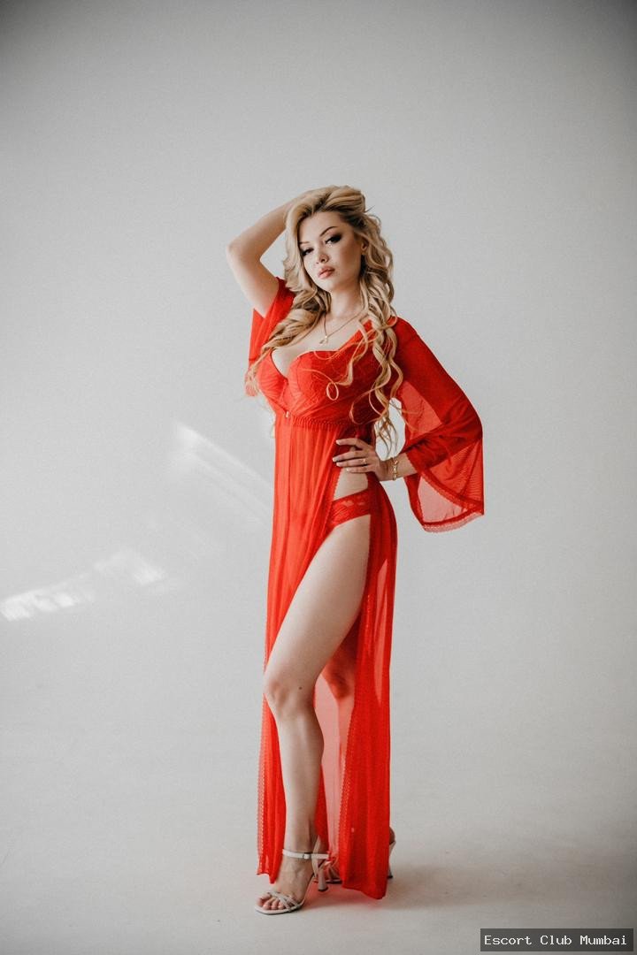 Priya Patel - Premium Escort in Dadar